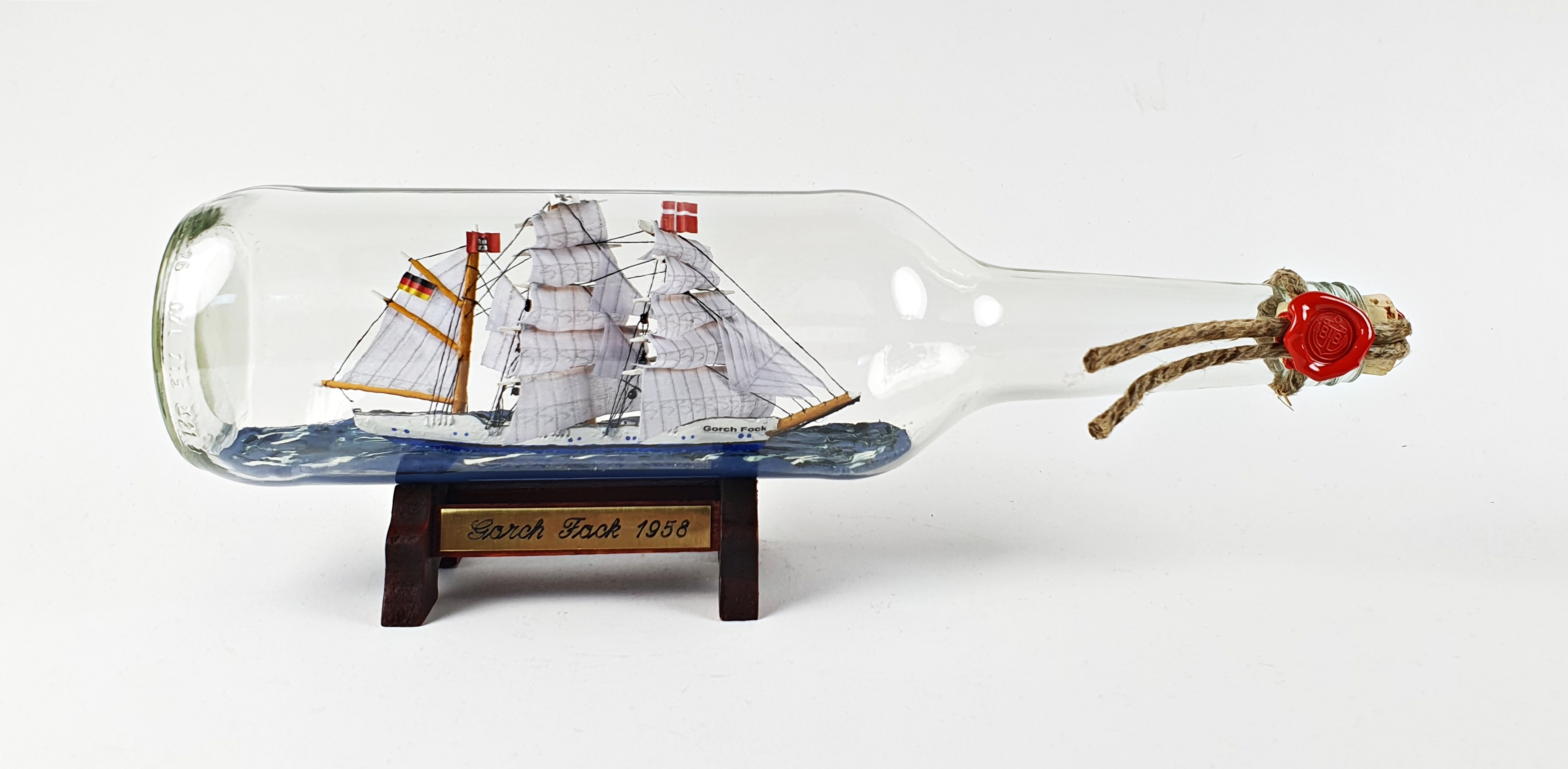 Gorch Fock 700 ml runde Flasche Buddelschiff Flaschenschiff