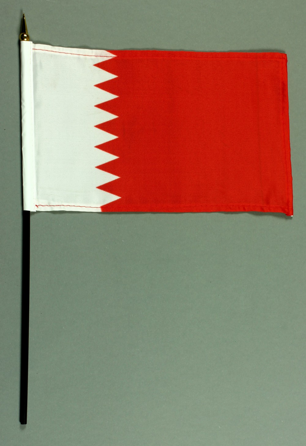 Tischflagge Bahrain 25x15 cm BASIC optional mit Tischflaggenständer