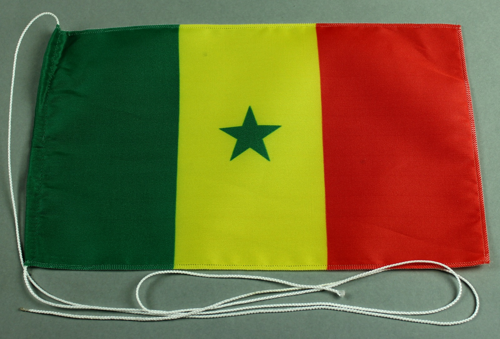 Tischflagge Senegal 25x15 cm optional mit Holz- oder Chromständer Tischfahne Tischfähnchen