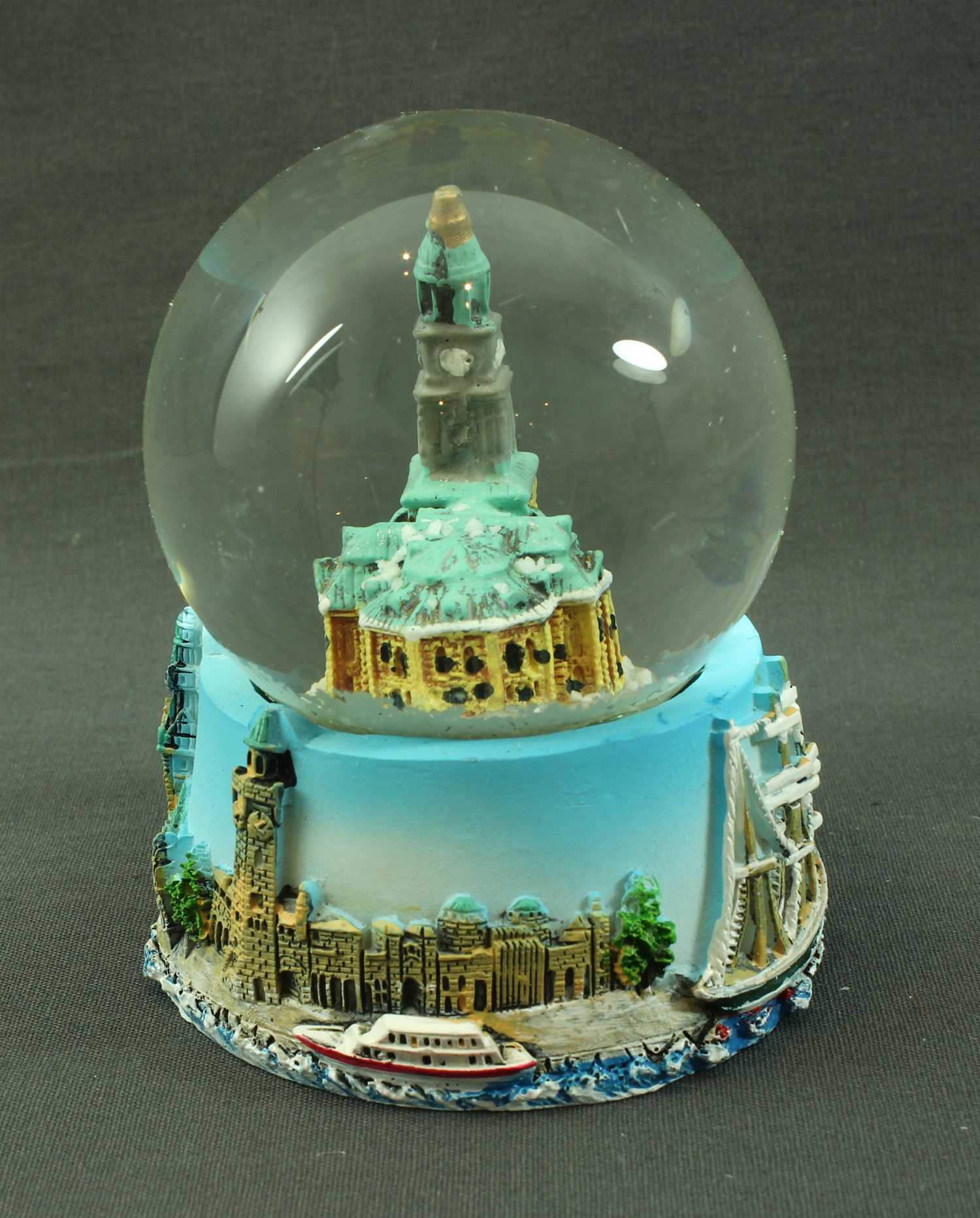 schneekugel-hamburg-michel-h