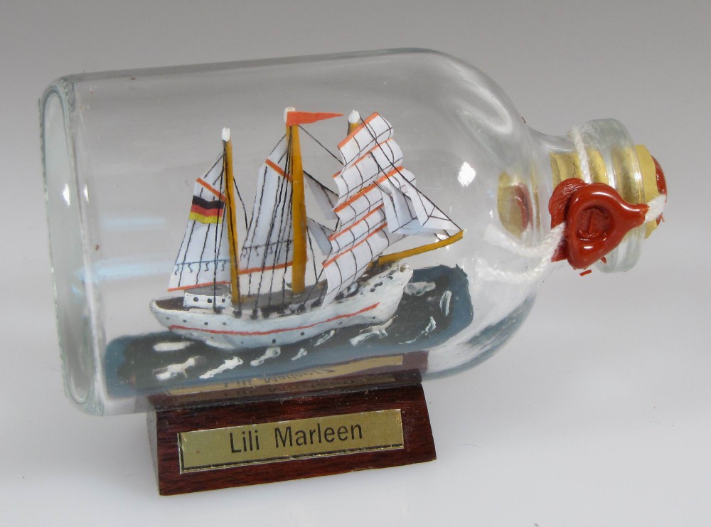 Buddelschiff 50 ml mit Wunschtext eigene Beschriftung ca. 7,2 x 4,5 cm Flaschenschiff