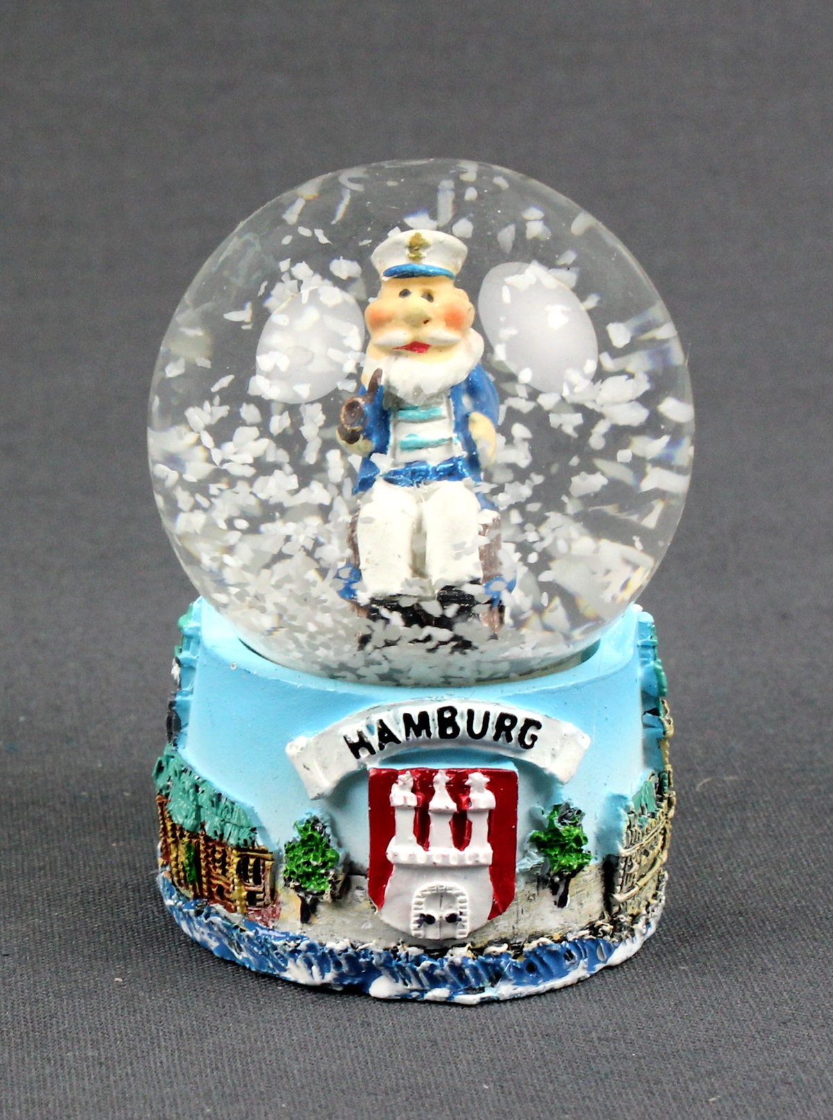 schneekugel-hamburg-kapitaen-klein Schneekugel mit Hamburg Kapitän Seemann 6x4,5 cm Schüttelkugel Glitzerkugel klein