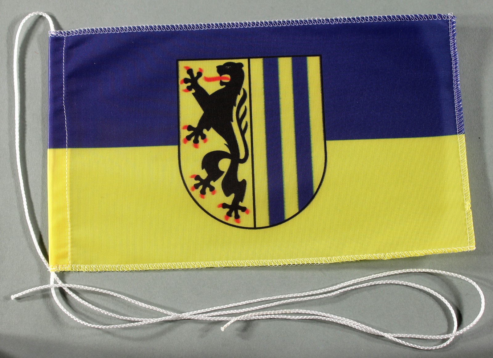 Tischflagge Leipzig Stadtflagge 25x15 cm optional mit Holz- oder Chromständer Tischfahne Tischfähnch