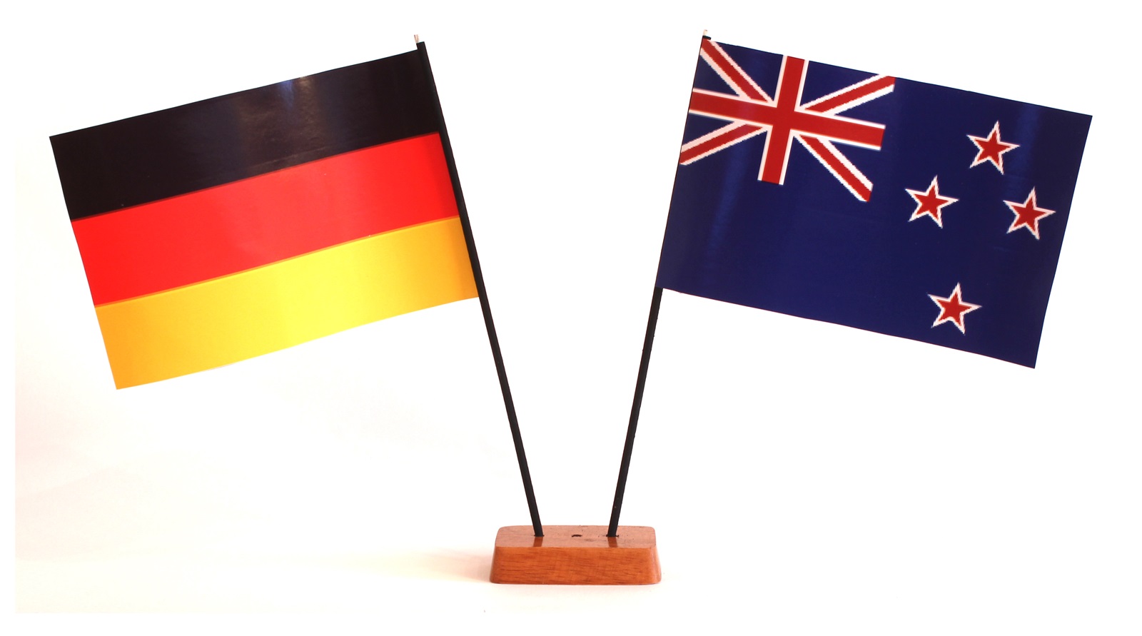 Mini Tischflagge Neuseeland 9x14 cm Höhe 20 cm mit Gratis-Bonusflagge und Holzsockel Tischfähnchen