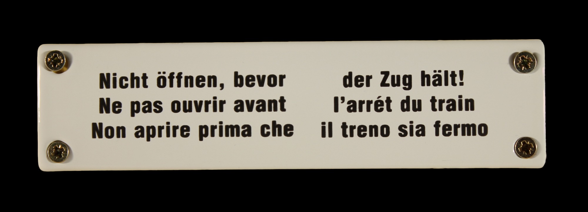 eisenbahn-schild-nicht-oeffnen-bevor-zug-haelt593bb464aab1c Eisenbahn Schild Nicht öffnen, bevor der Zug hält!