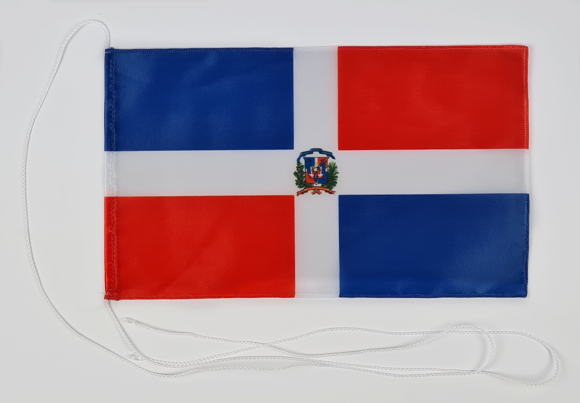 Tischflagge Dominikanische Republik mit Wappen 25x15 cm optional mit Holz- oder Chromständer Tischfa