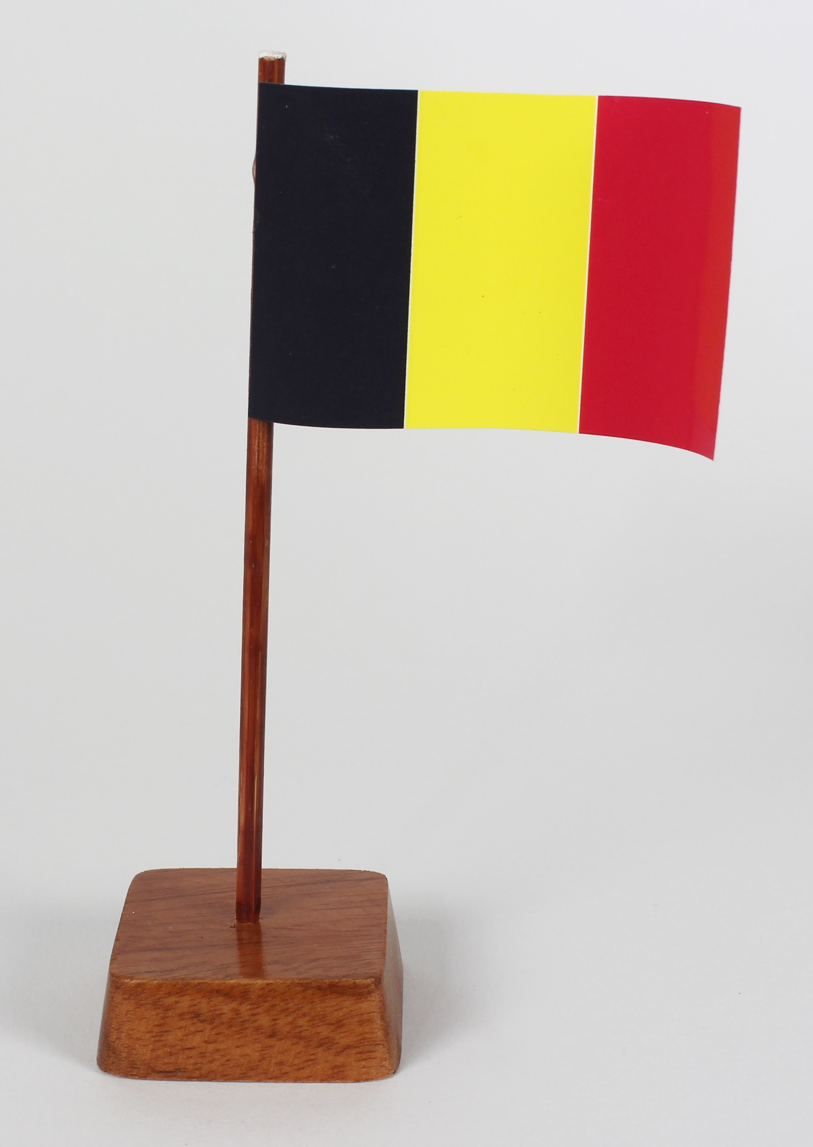 Mini Tischflagge Belgien Höhe 13 cm Tischfähnchen