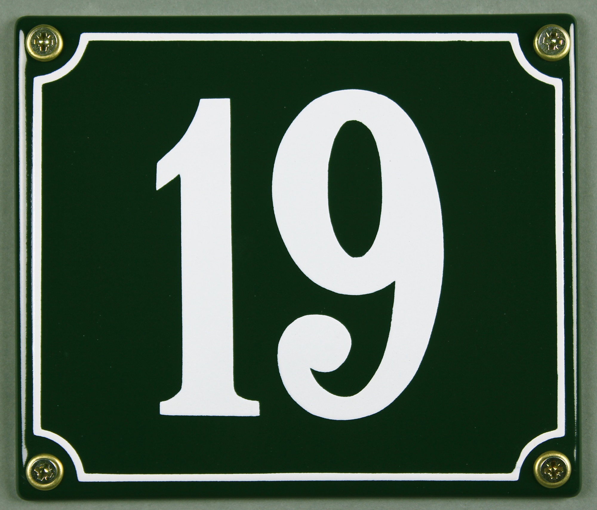 hausnummer-19-gruen-hausnummernschild-emaille Hausnummernschild 19 grün 12x14 cm sofort lieferbar Schild Emaille Hausnummer Haus Nummer Zahl Ziffe