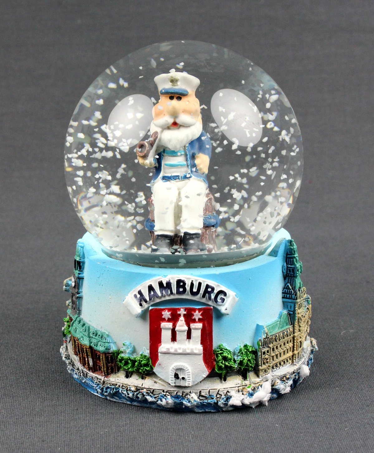 schneekugel-hamburg-kapitaen