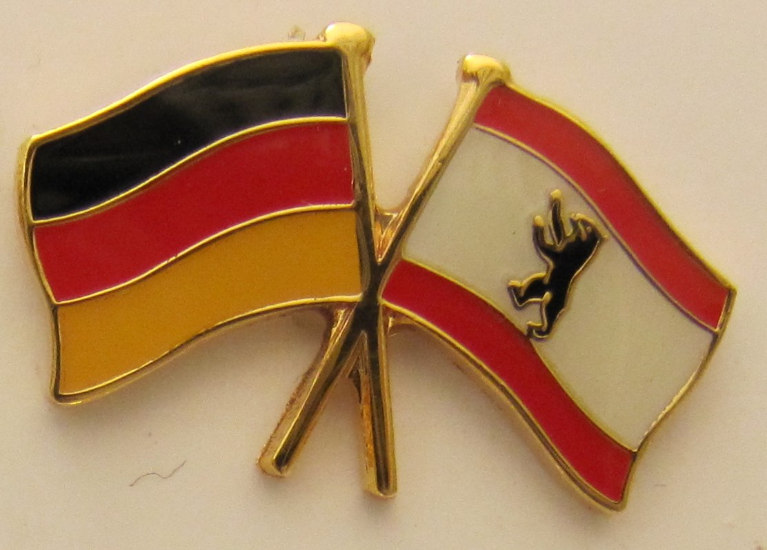 Berlin / Deutschland Freundschafts Pin Anstecker Flagge Fahne  Nationalflagge, Doppel Pins, Flaggen – Pins, Flaggen